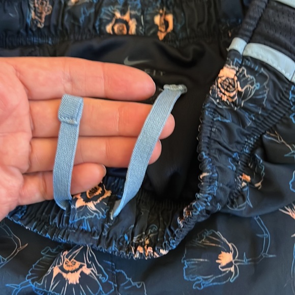 Nike Running Shorts Size XS Nice Used Condition 🏃🏻‍♀️ - Picture 4 of 7